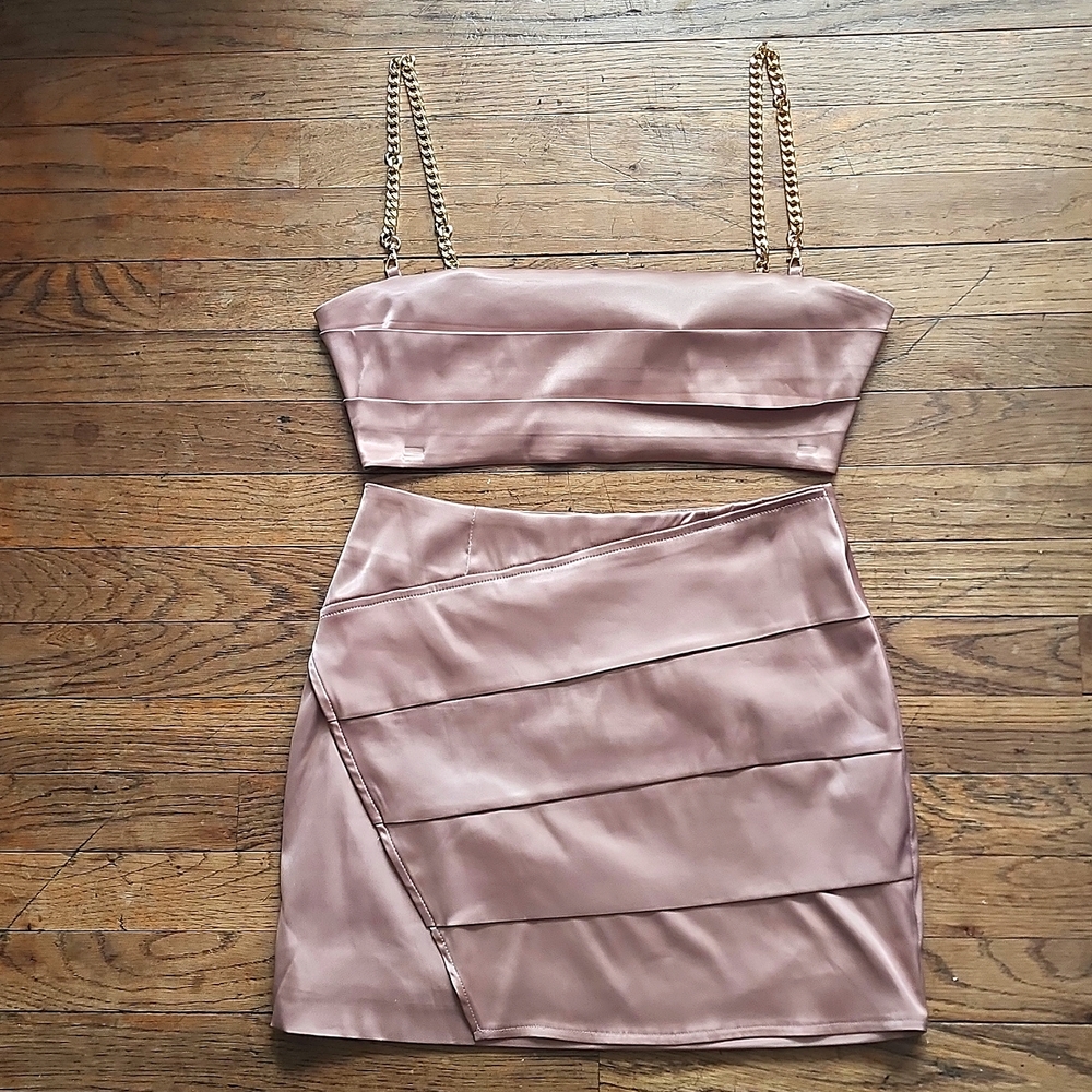 New! Pink Satin Gold Chain Pleated Crop Top Skirt 2PC SET